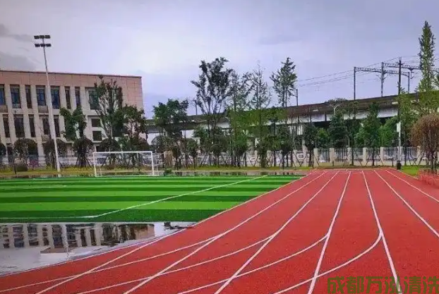 2025年9月9日彭州某小学食堂厨房油烟机和烟道清洗案例