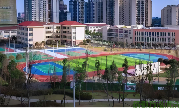 2025年9月26日彭州某学校食堂厨房油烟机和烟道清洗案例